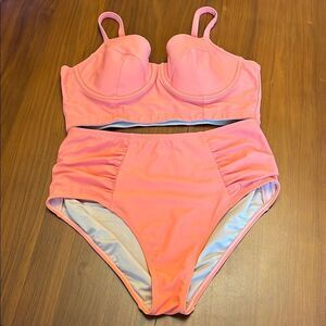 Old Navy neon coral orange bikini with underwire top and ruched bottom sz large